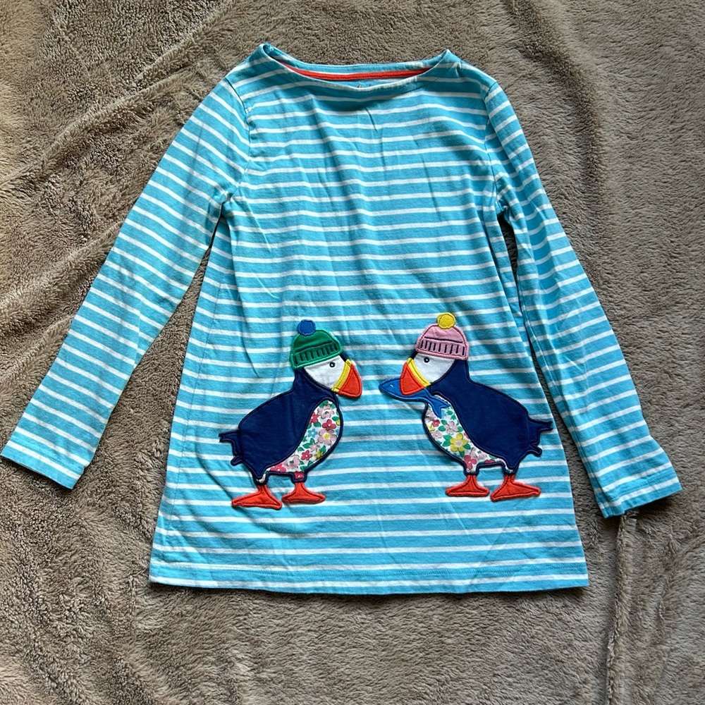 Mini Boden long sleeve tunic dress with front pockets.